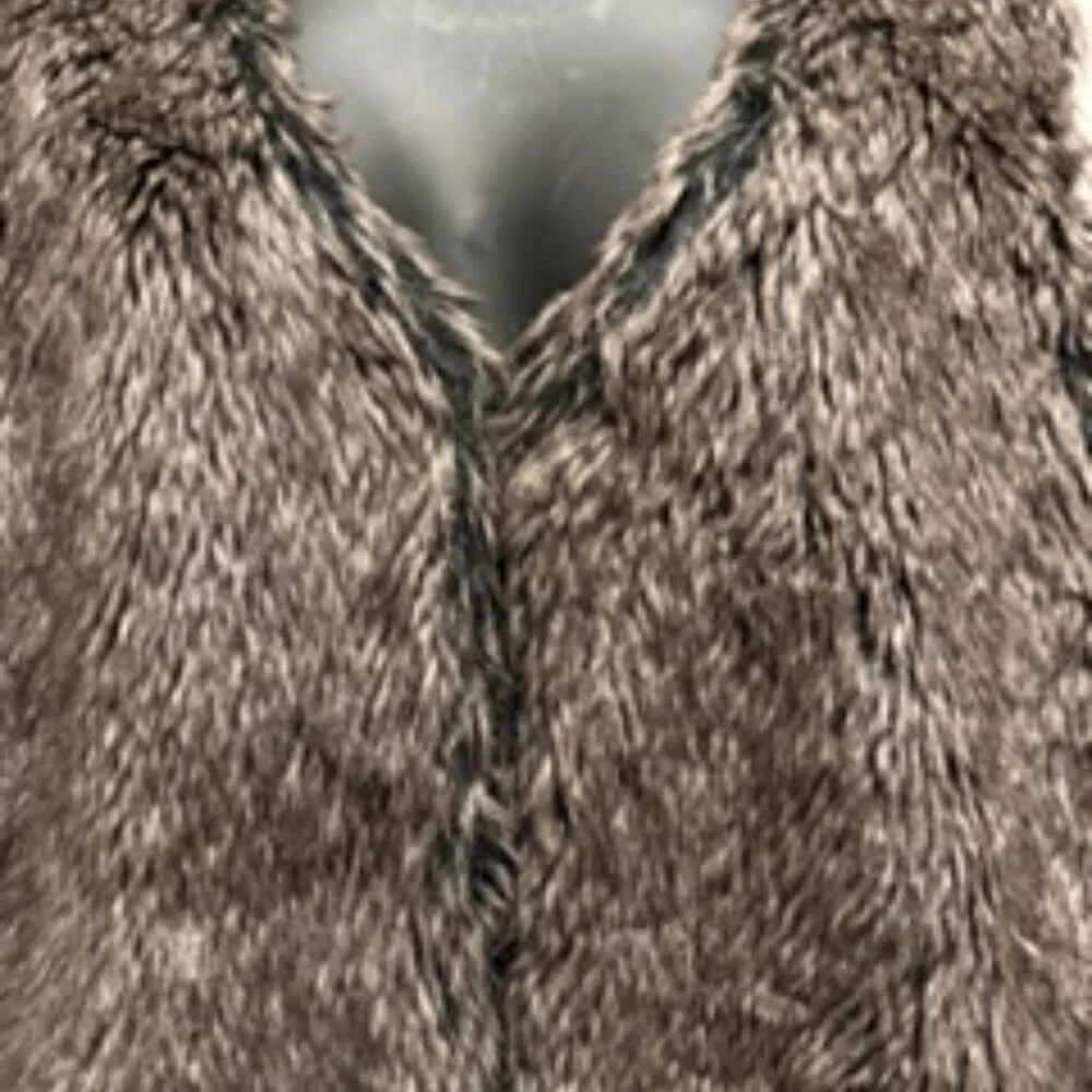 Ava & Viv Brown Faux Fur Vest – Medium – Soft Plush Layering Piece w/ Pockets - Picture 3 of 8